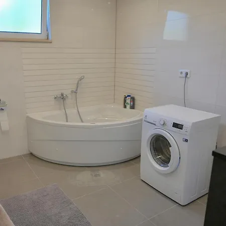 Apartment Damir *